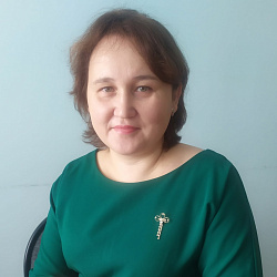 Алек ҡыҙы Рәилә Салдайкина, балалар баҡсаһы мөдире - Салдайкина Раиля Алековна, заведующий